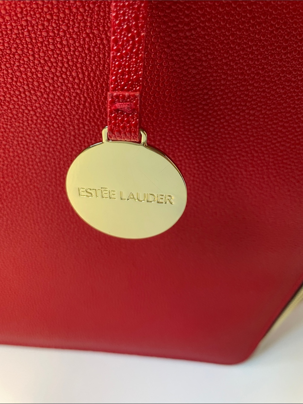 NWOT ESTĒE LAUDER Red Structured Travel Cosmetic Case. - Picture 9 of 9